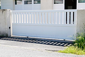 Driveway Swing Gate Repair in Miami